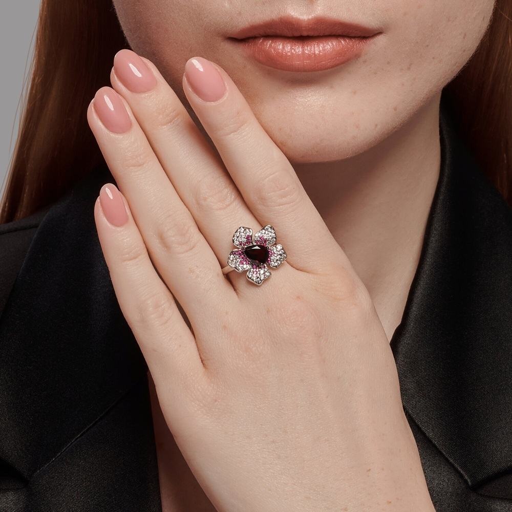 Prsteň  striebras kameňmi Granát, Korund a Kubický zirkón