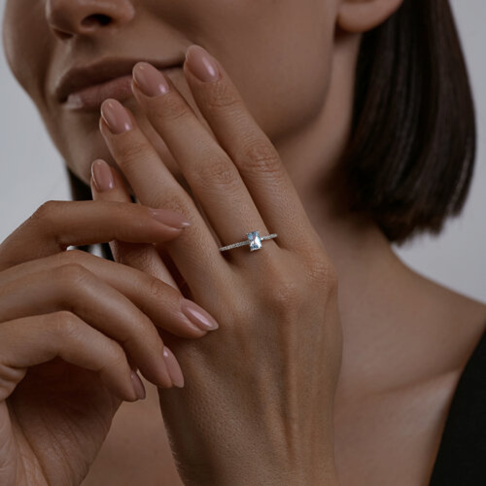 Strieborný prsteň s topásom a kubickým zirkónom